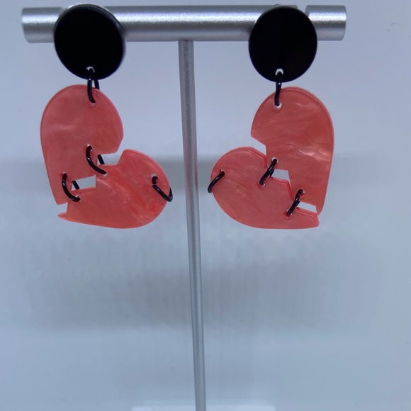 Broken heart earrings - Picture 2 of 4